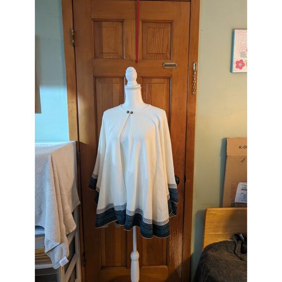 Hand Made Cashmere Wool Female Poncho - Picture 1 of 5